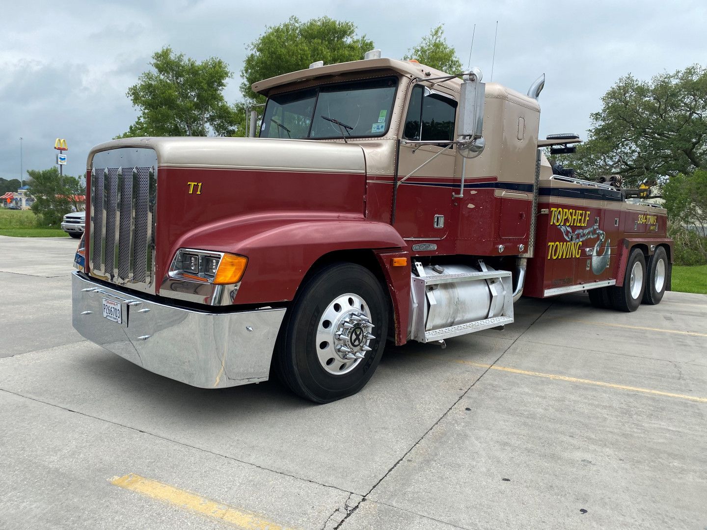 Topshelf Towing Truck